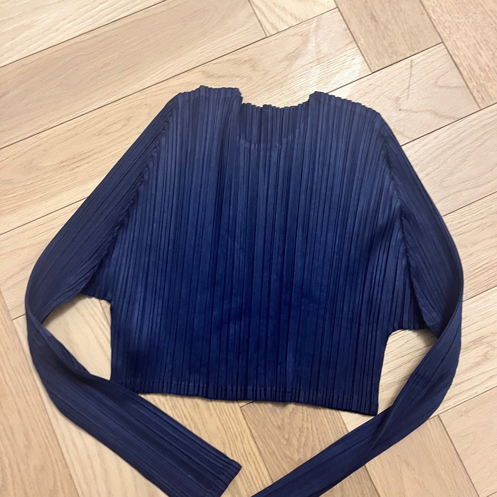 Issey Miyake pleats please navy blue cropped long sleeve top mad injapan fit 0-4